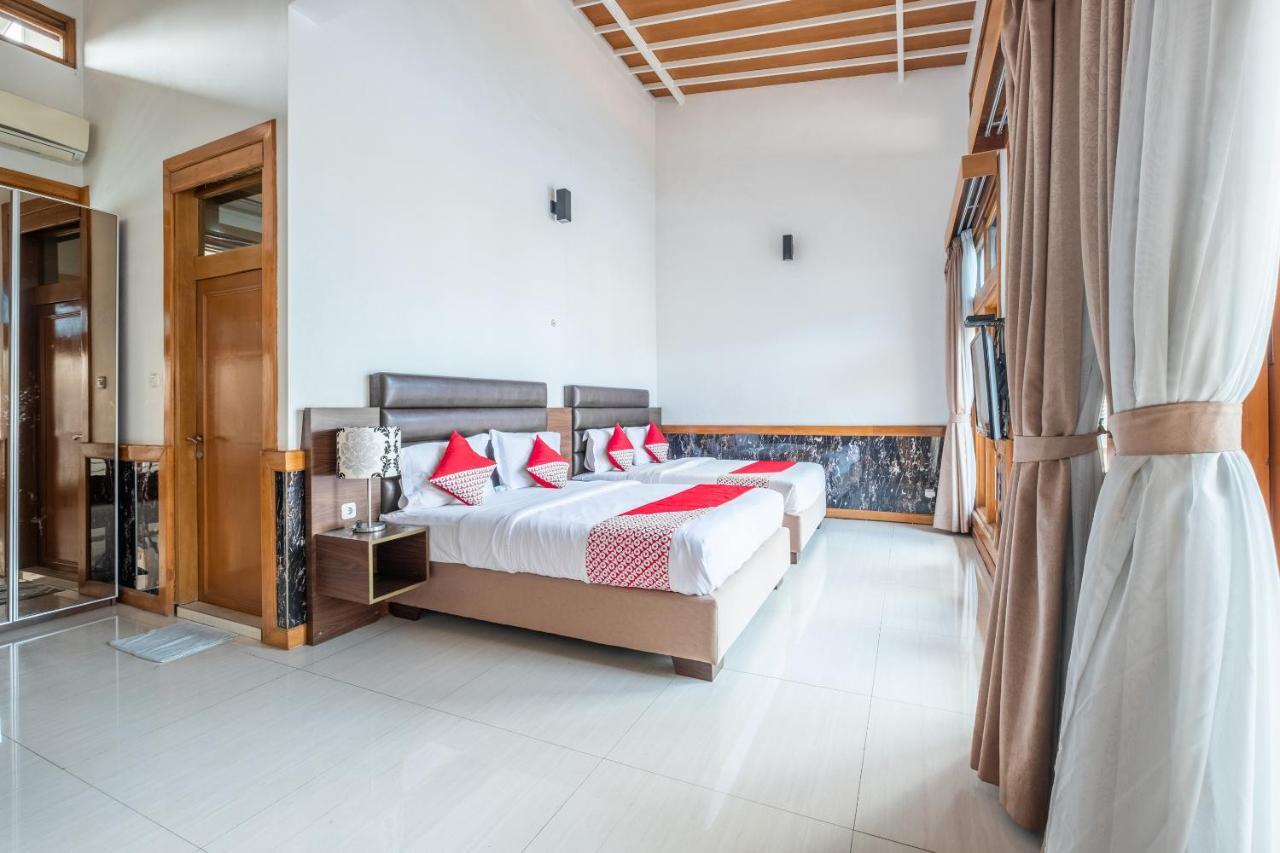 Oyo 1210 Nice Guesthouse Bandung Eksteriør billede