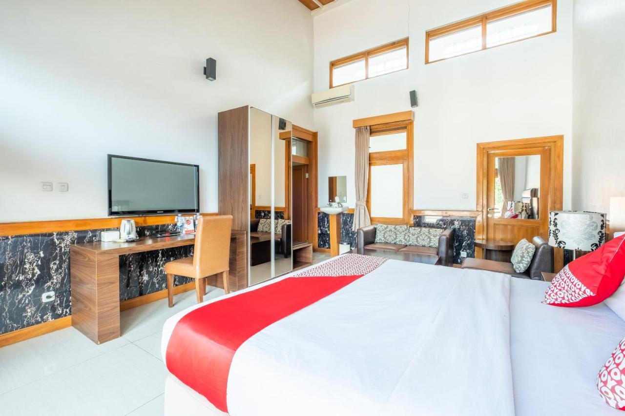 Oyo 1210 Nice Guesthouse Bandung Eksteriør billede