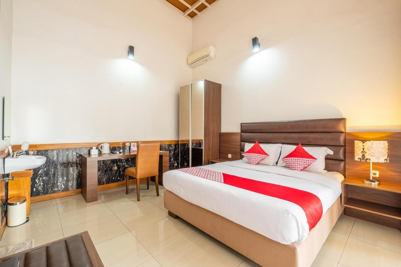 Oyo 1210 Nice Guesthouse Bandung Eksteriør billede